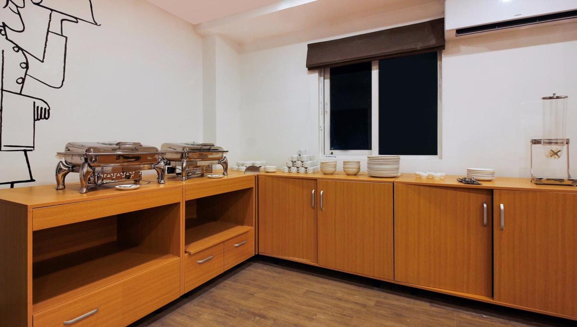 Super Townhouse Rcc Elite Hotel 4*