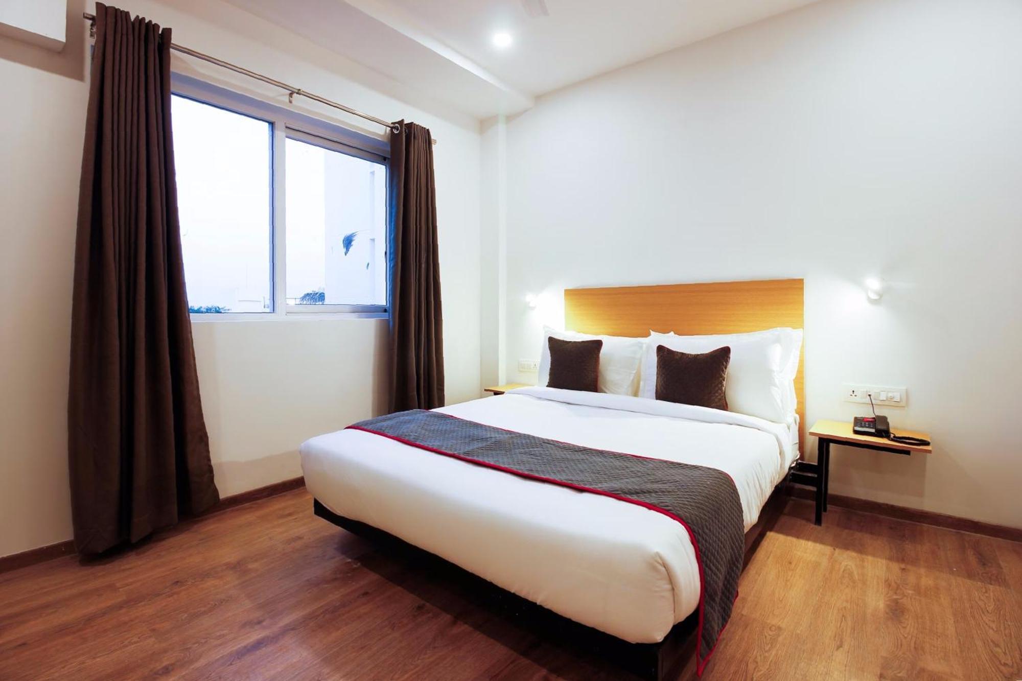 Hotel Super Townhouse Rcc Elite 4*