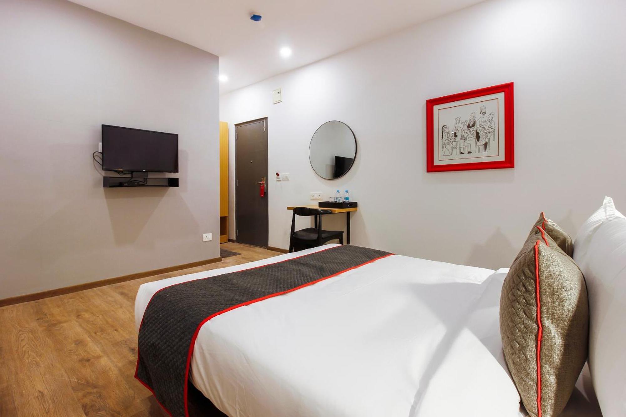 Super Townhouse Rcc Elite Hotel Hyderabad