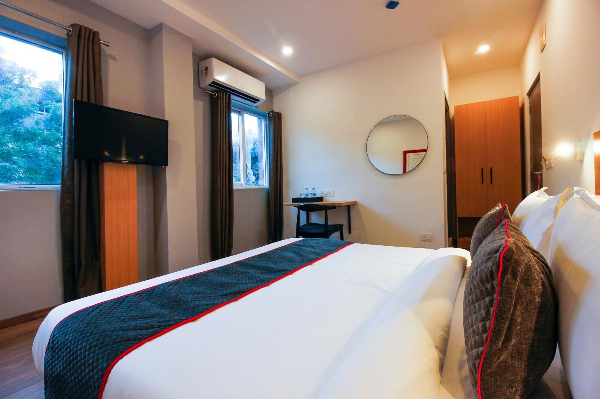 Hotel Super Townhouse Rcc Elite