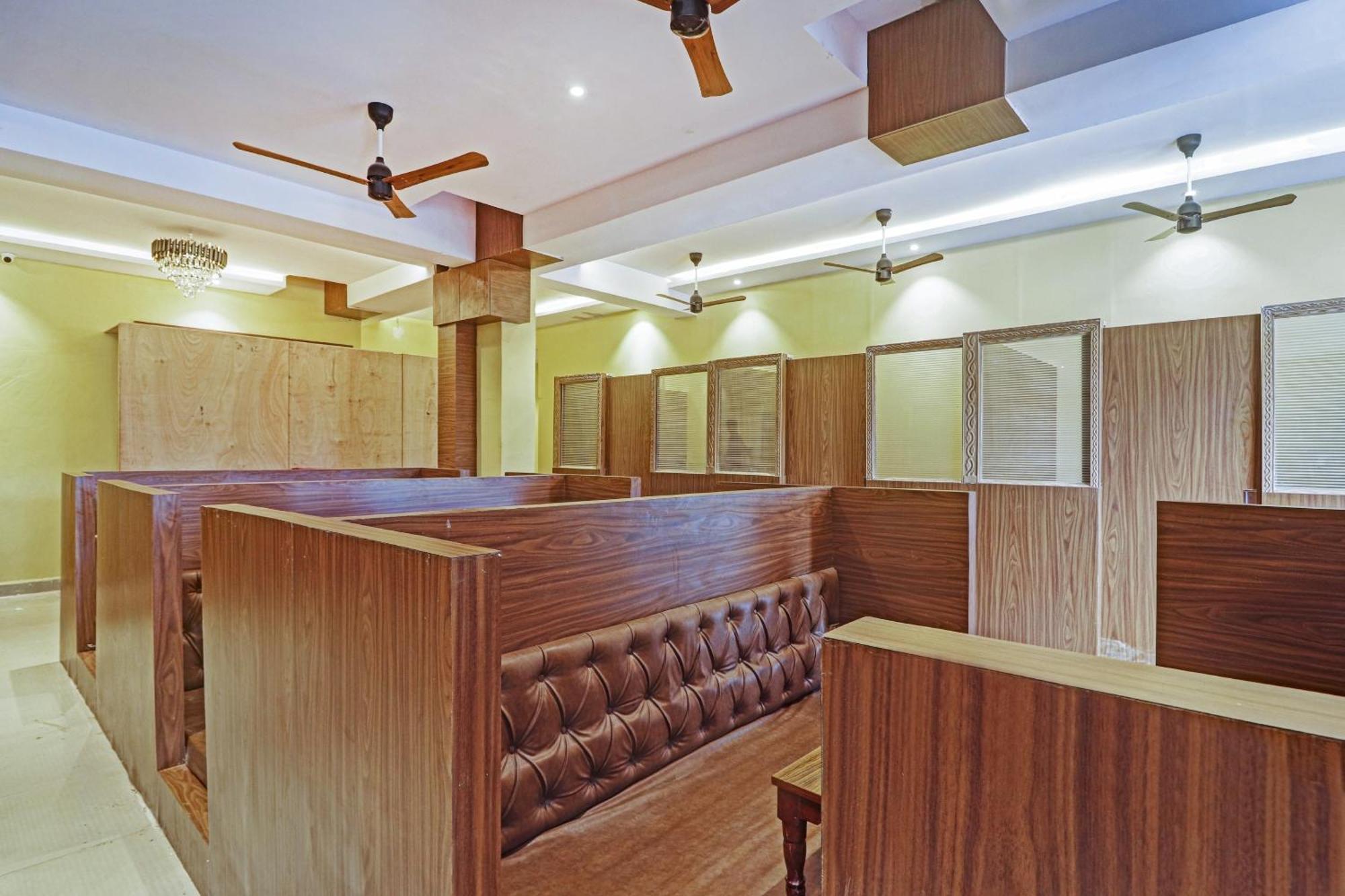 Townhouse Ragas Grand Hotel