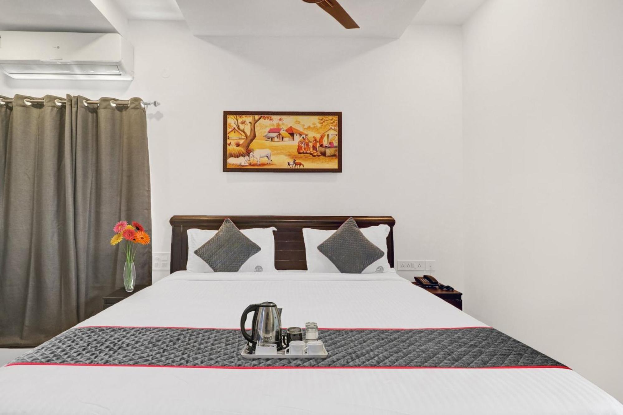 Super Townhouse Rcc Park View Hotel