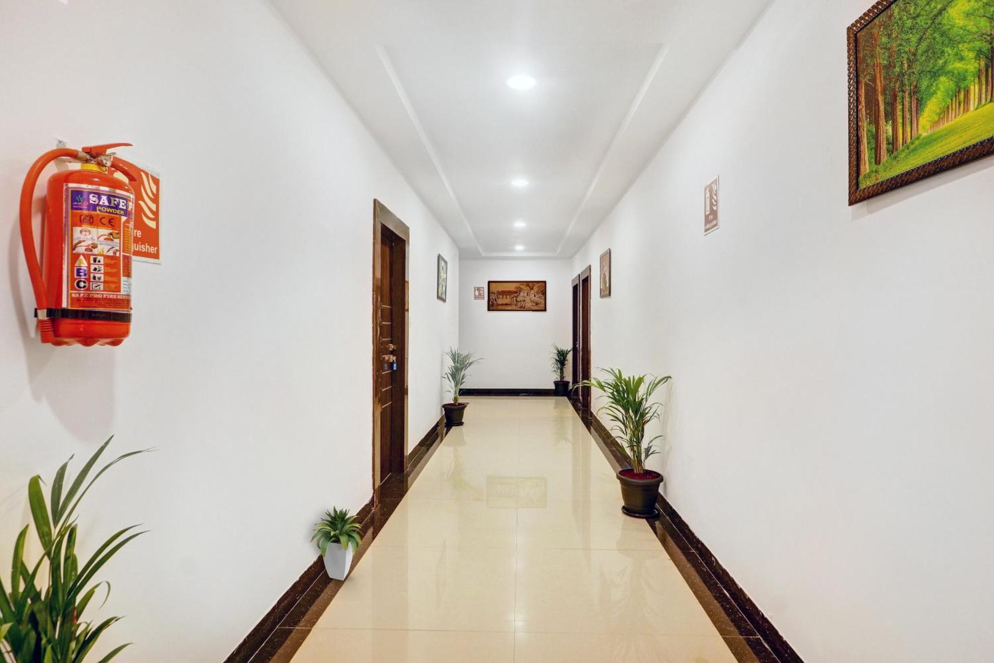 Hotel Super Townhouse Rcc Park View