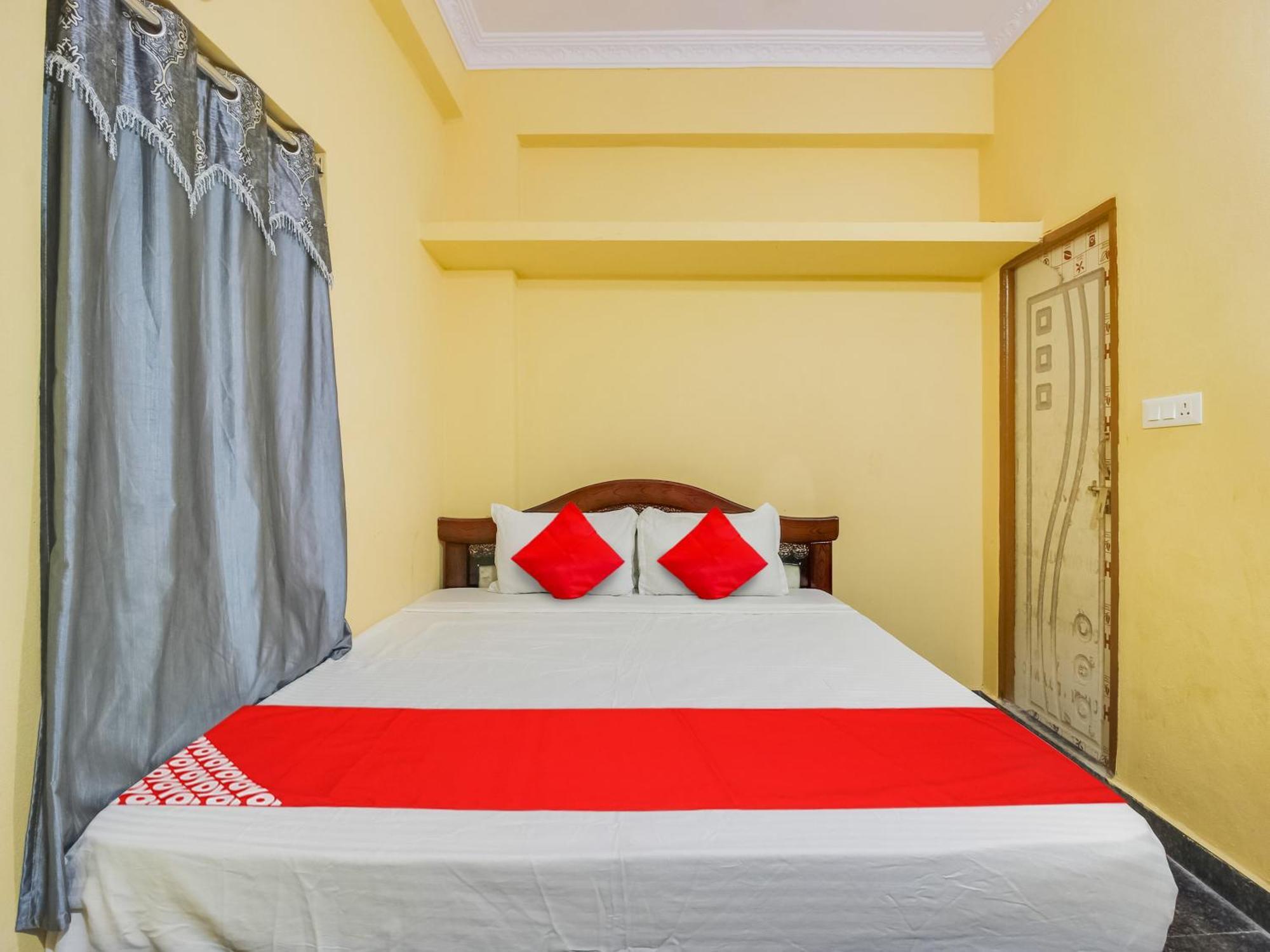 Hotel O Am Luxury Ac Room'S 3*
