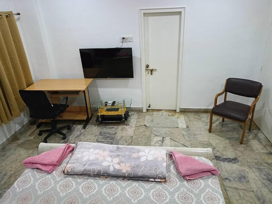 Toit -ac Himayathnagar Apartment