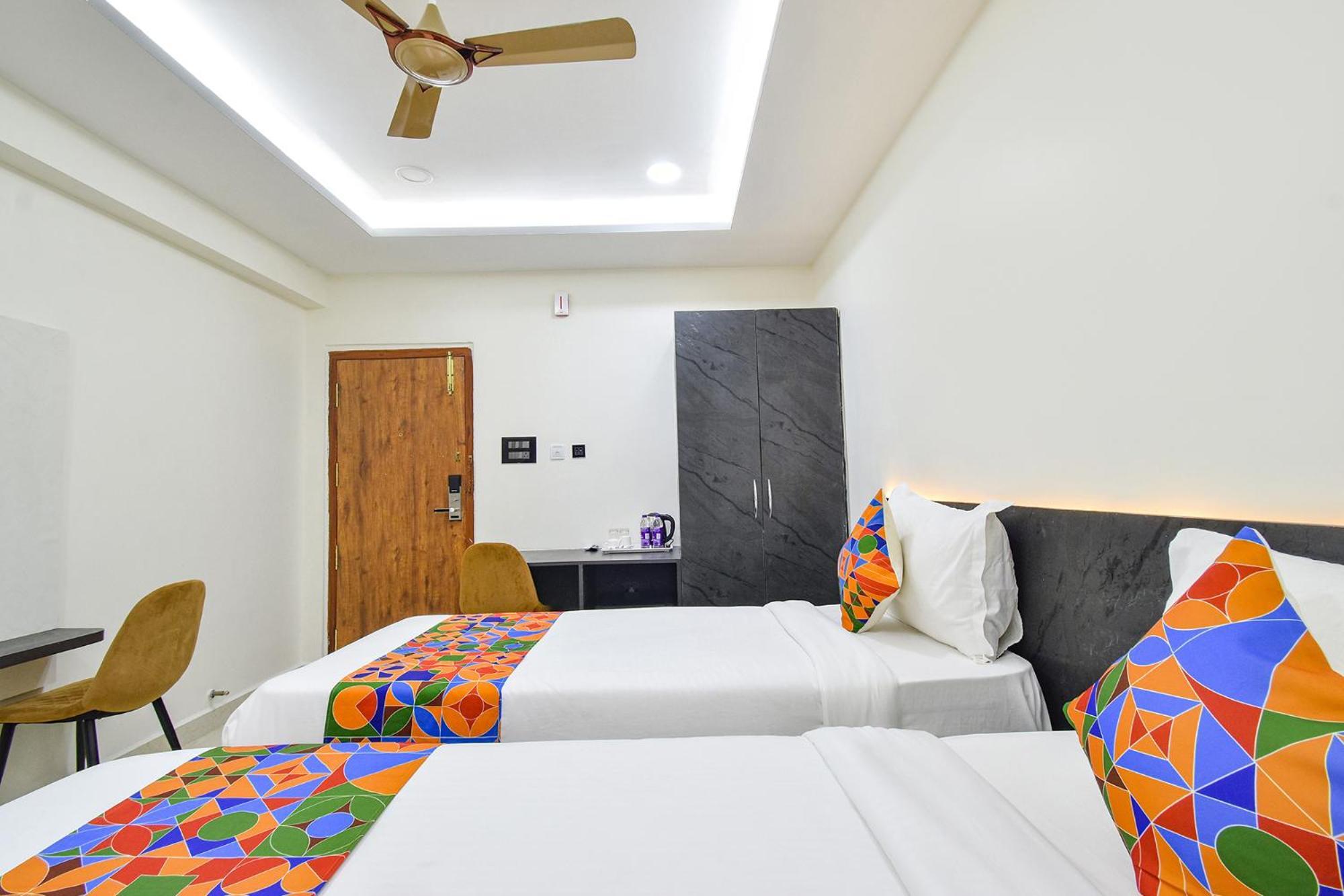 Fabhotel Prime Srishoin - Nr Tcs Deccan Park, Hitech City