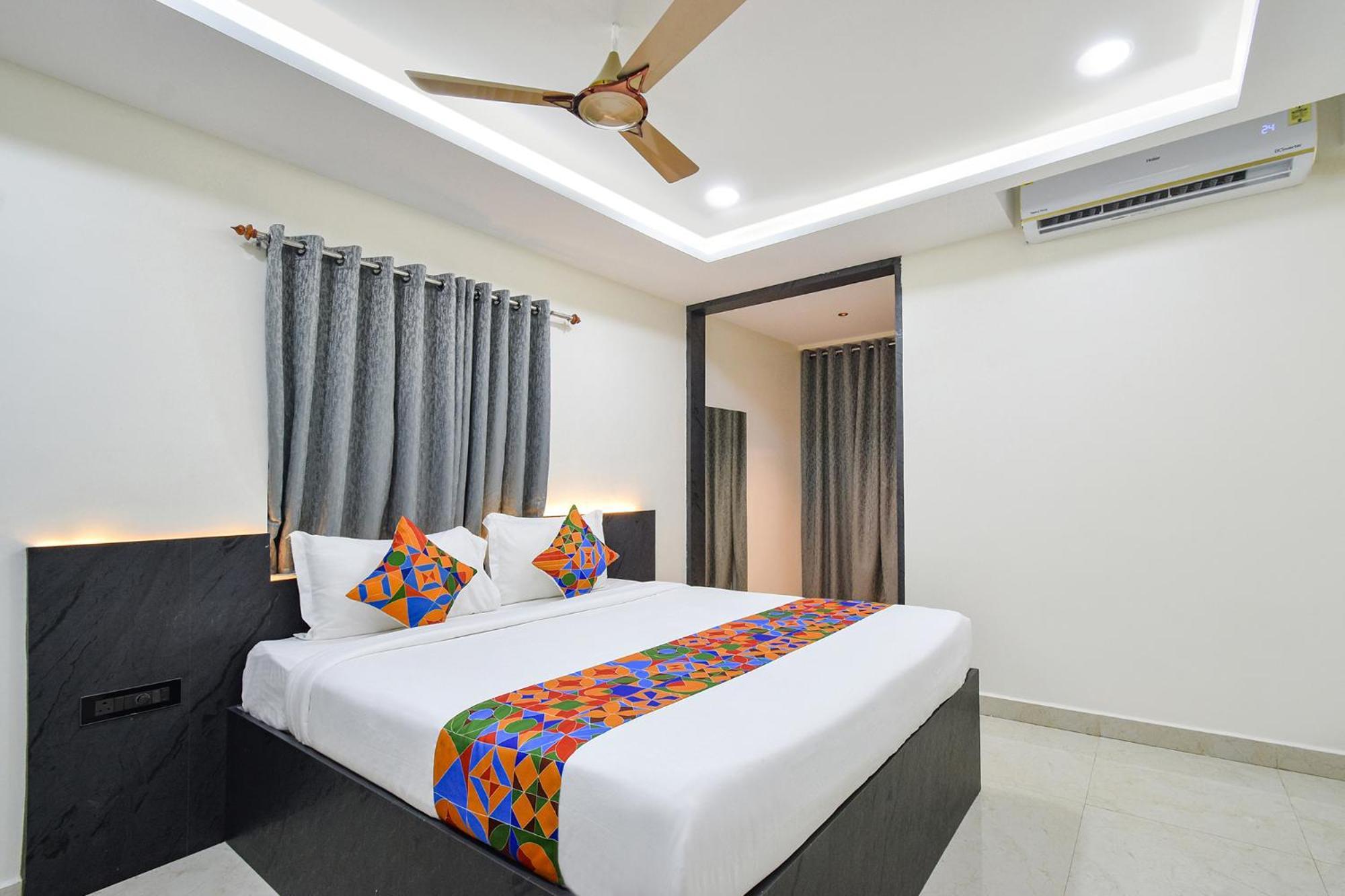 Fabhotel Prime Srishoin - Nr Tcs Deccan Park, Hitech City Hotel Hyderabad