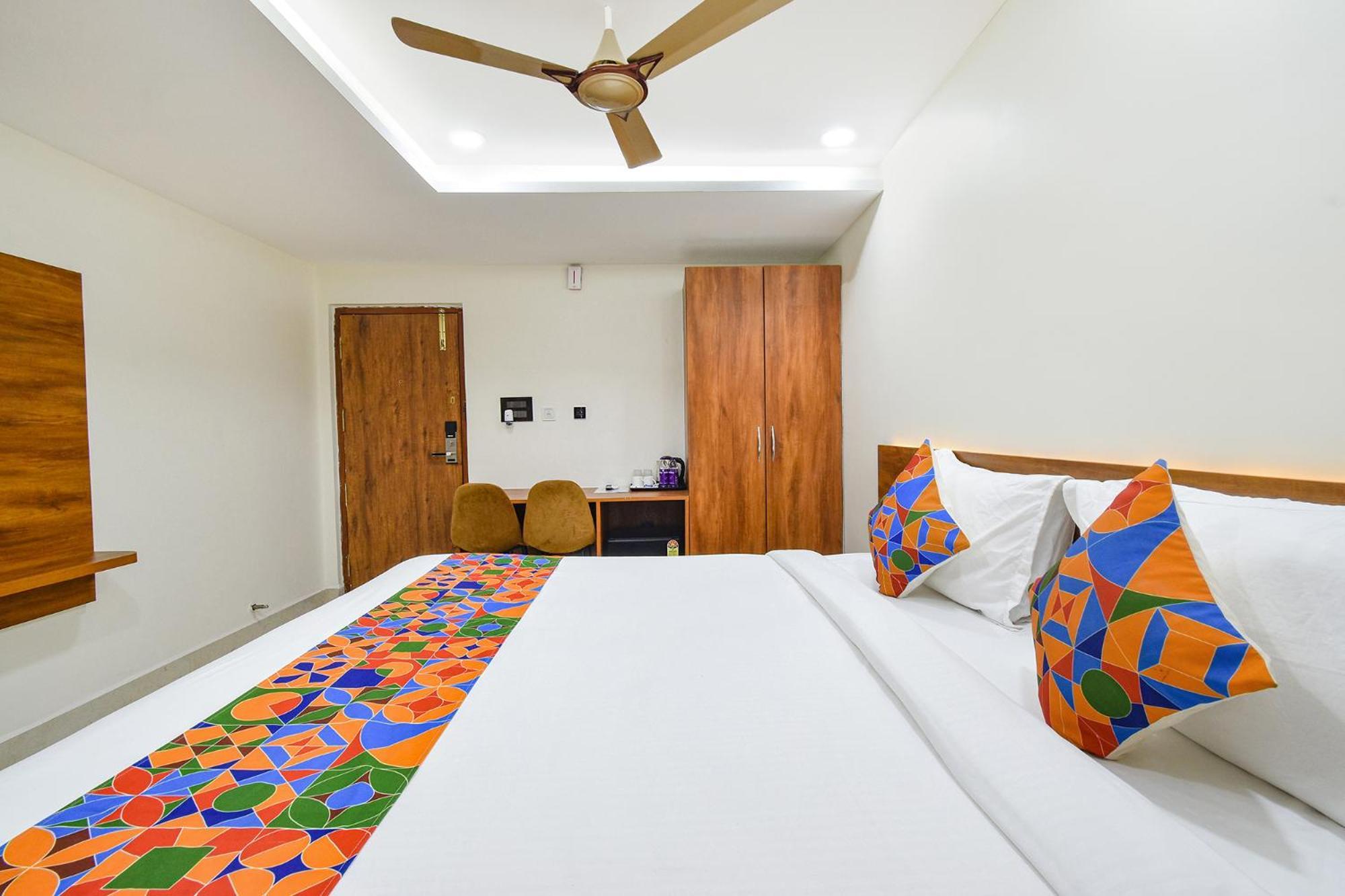 Fabhotel Prime Srishoin - Nr Tcs Deccan Park, Hitech City 3* Hyderabad