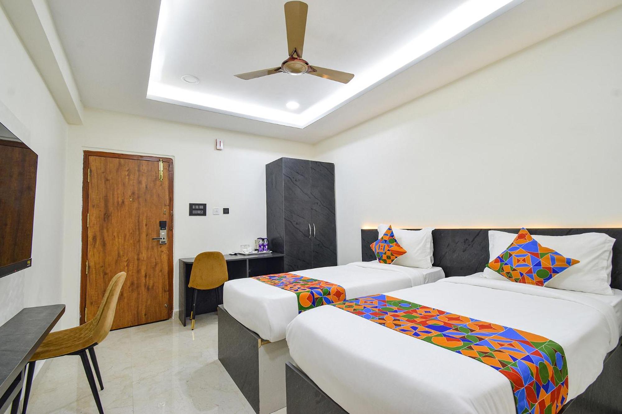 Fabhotel Prime Srishoin - Nr Tcs Deccan Park, Hitech City Hotel