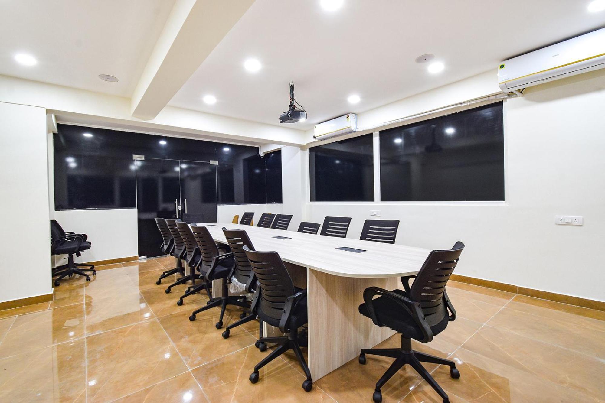 Fabhotel Prime Srishoin - Nr Tcs Deccan Park, Hitech City Hotel 3*