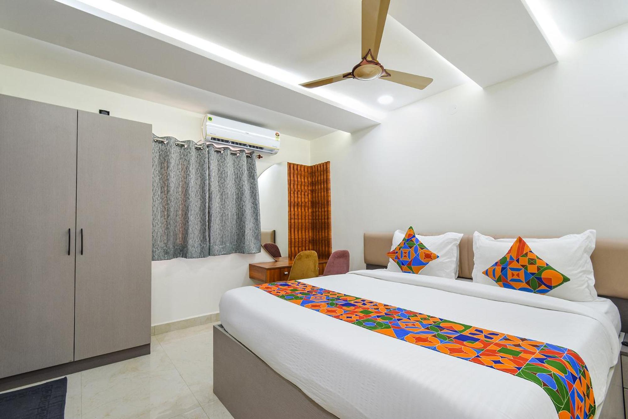 Fabhotel Prime Srishoin - Nr Tcs Deccan Park, Hitech City 3*