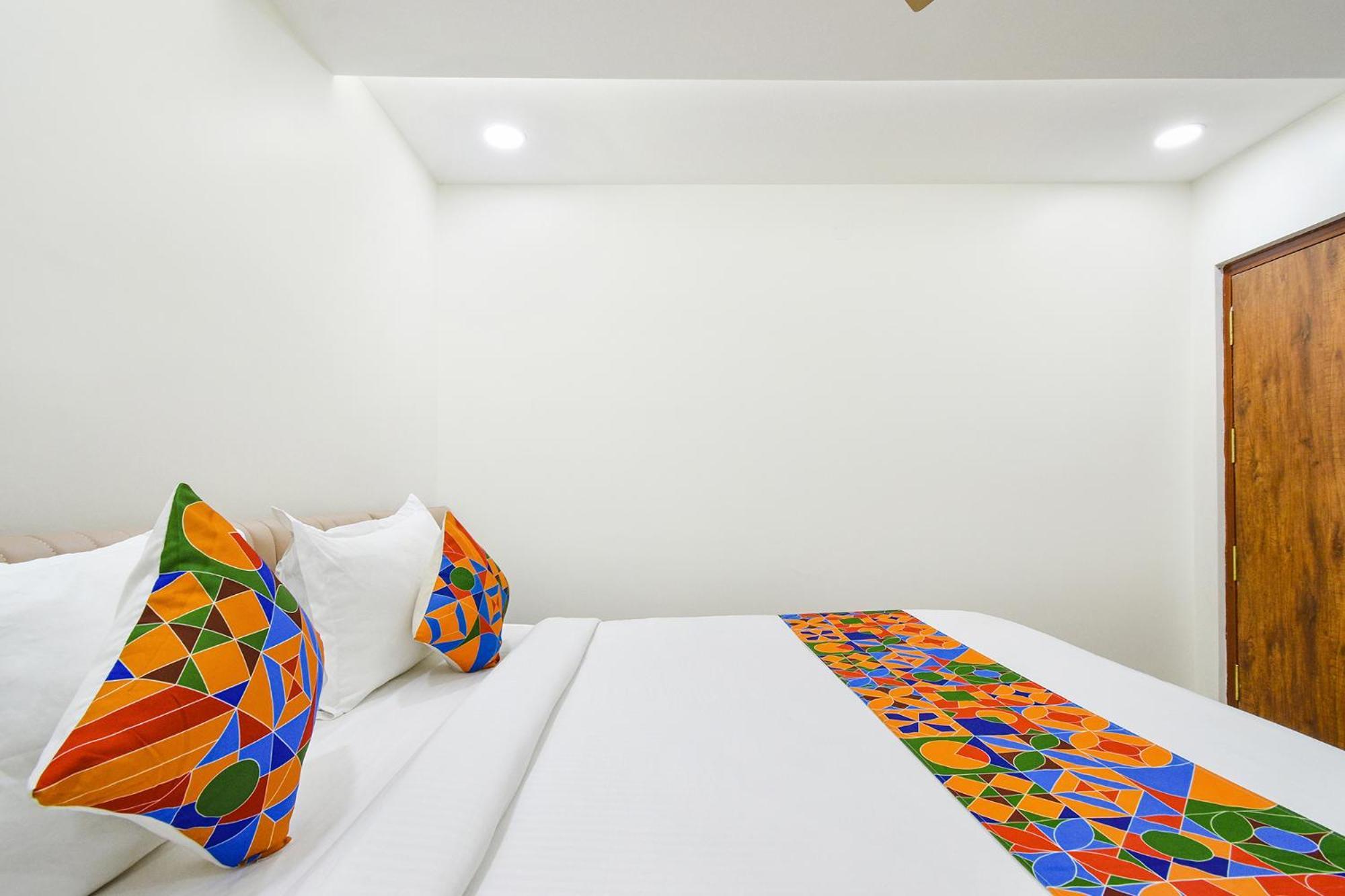 Fabhotel Prime Srishoin - Nr Tcs Deccan Park, Hitech City Hotel