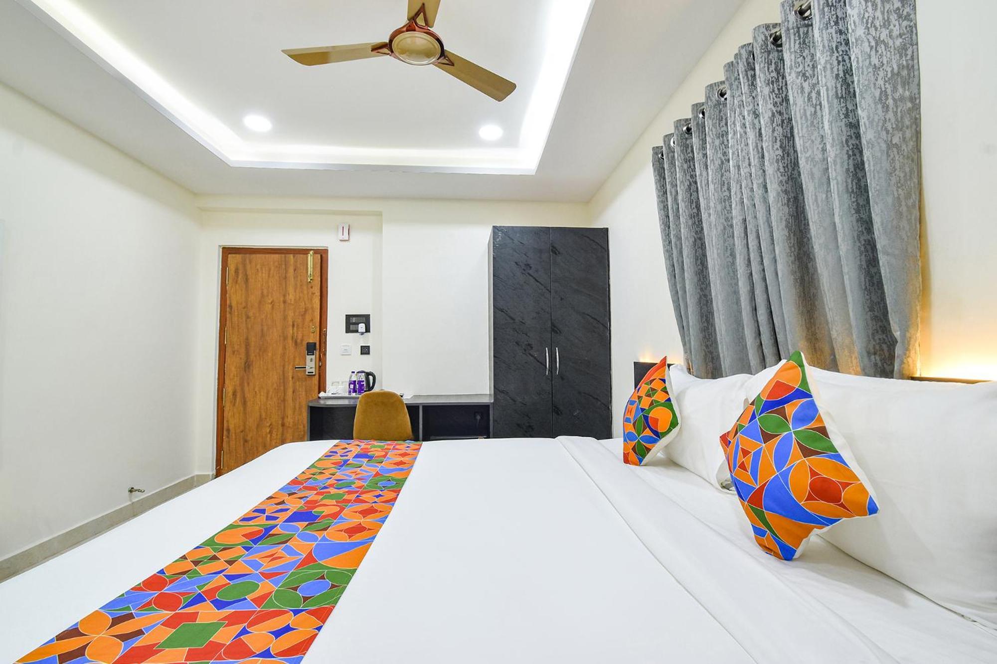 Fabhotel Prime Srishoin - Nr Tcs Deccan Park, Hitech City