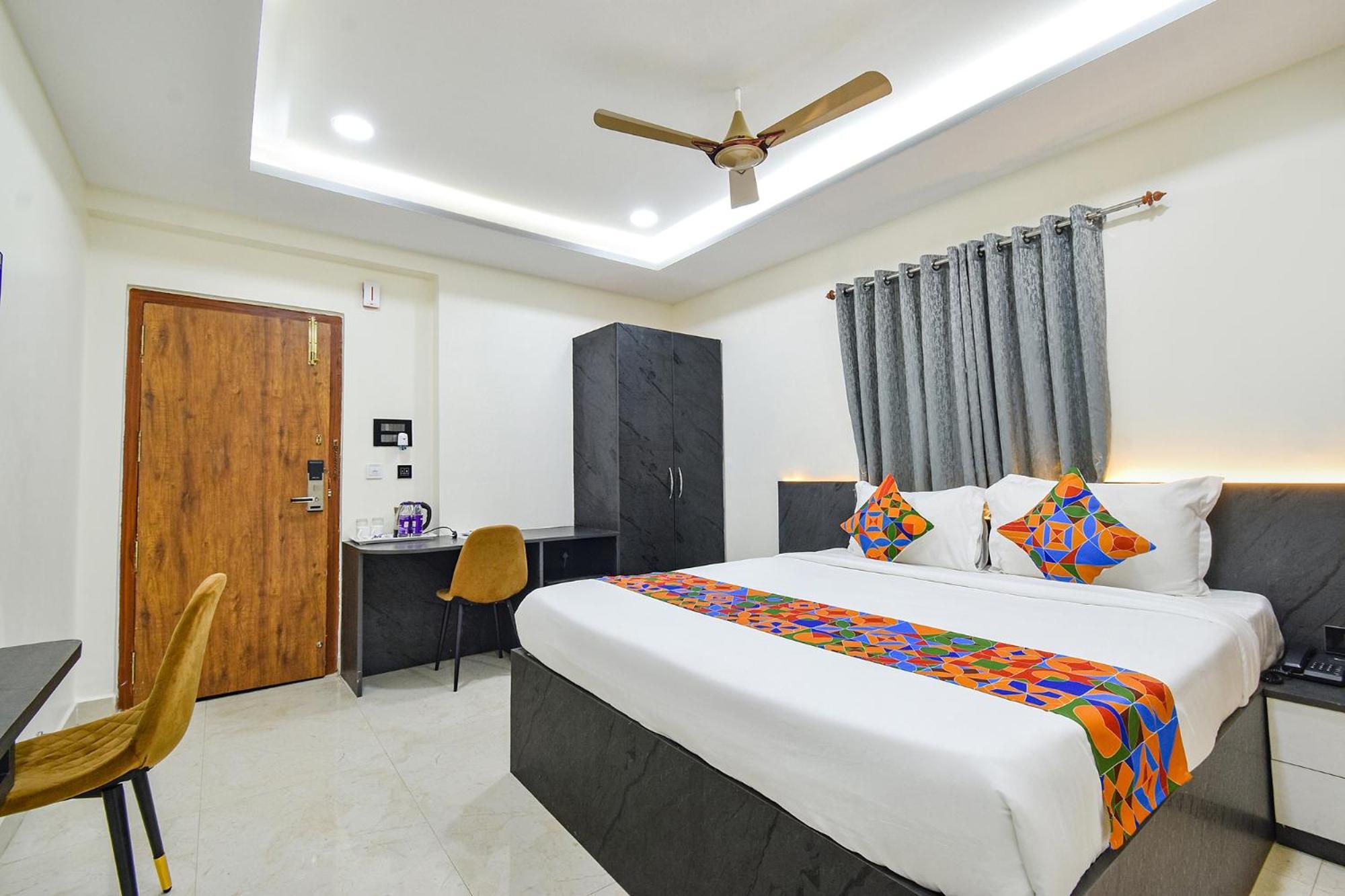 Fabhotel Prime Srishoin - Nr Tcs Deccan Park, Hitech City Hotel