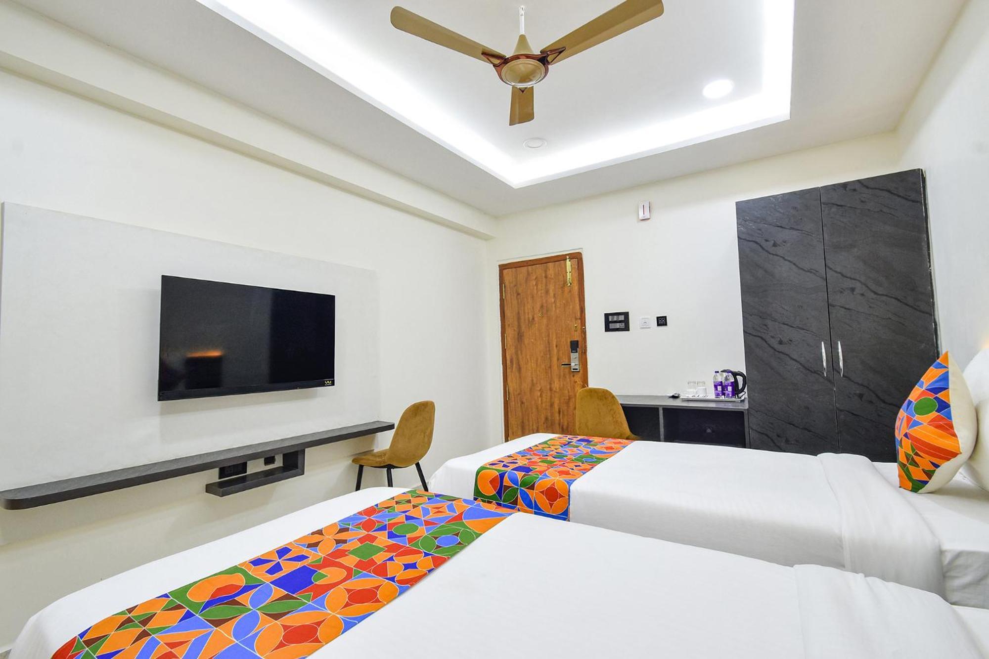Fabhotel Prime Srishoin - Nr Tcs Deccan Park, Hitech City
