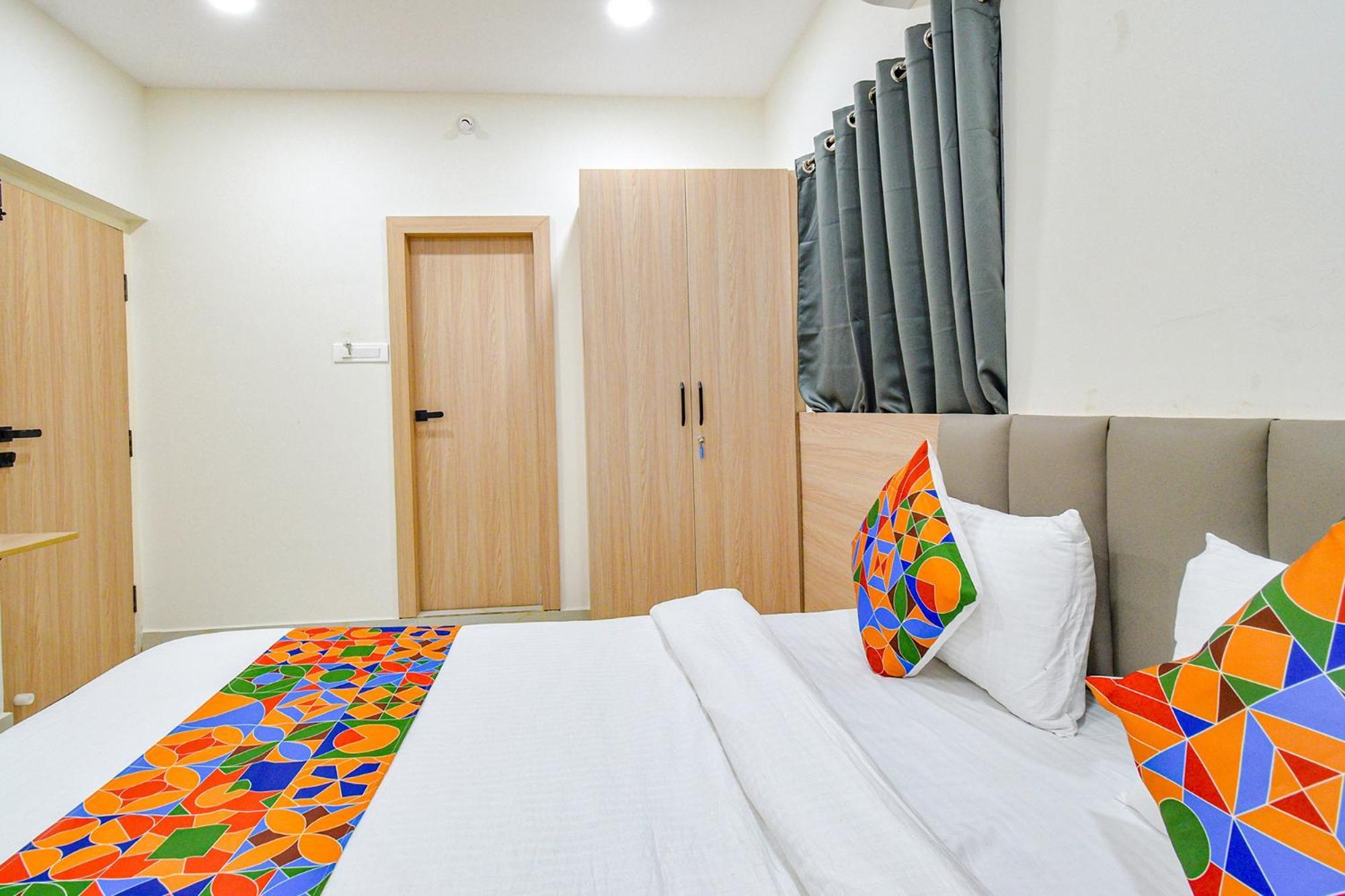 Fabhotel Narsingi 3*