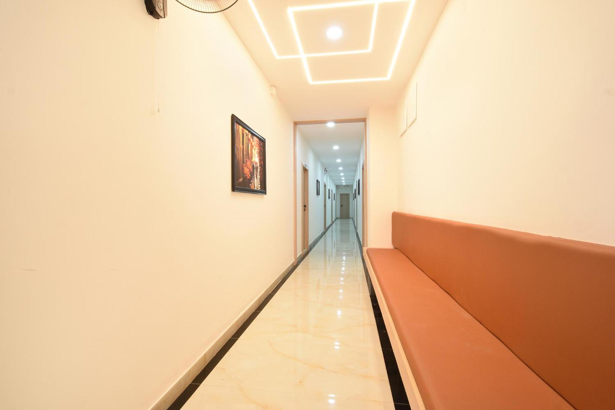 Hotel Fabhotel Narsingi