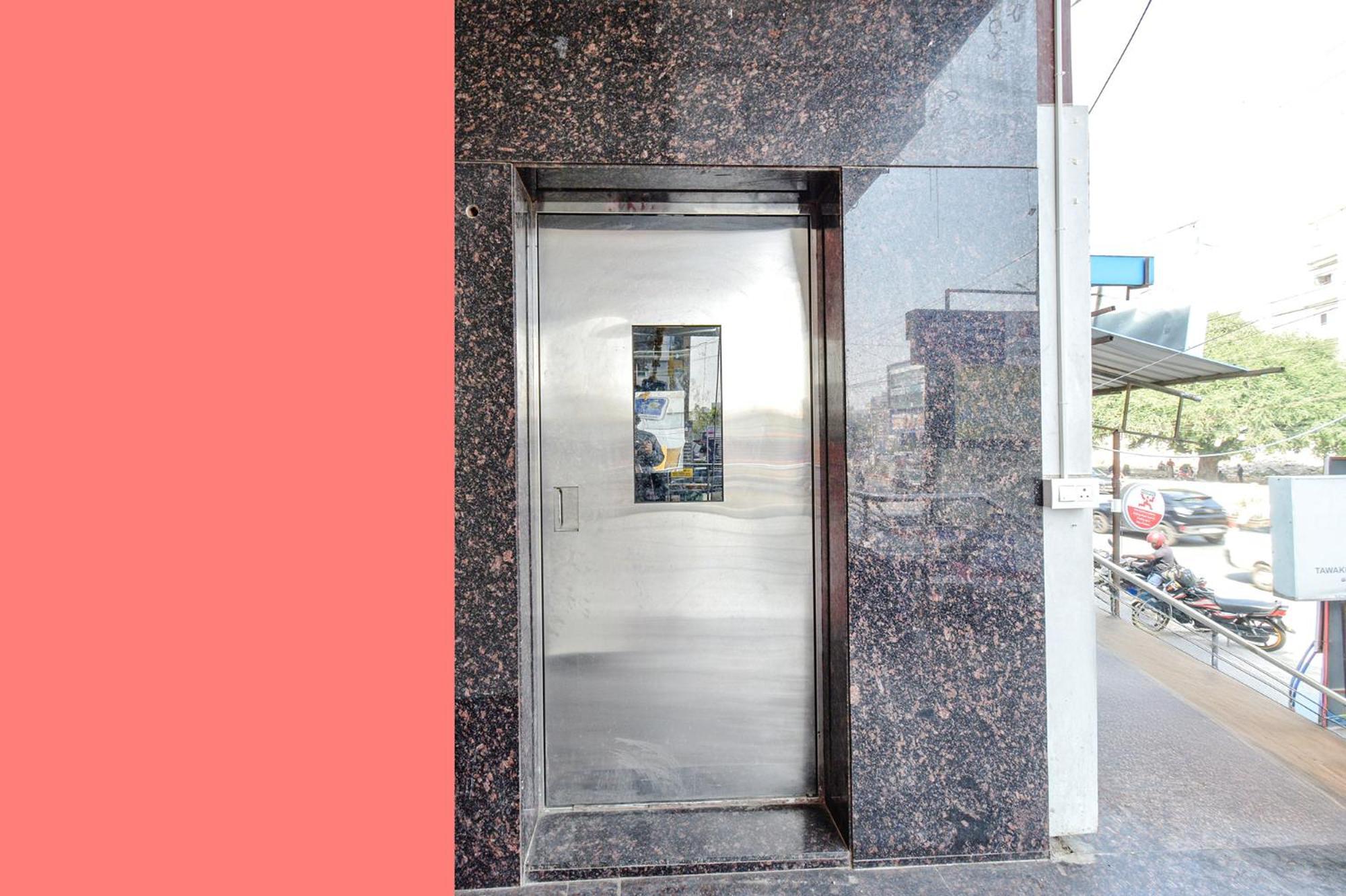 Fabhotel Narsingi Hotel 3*