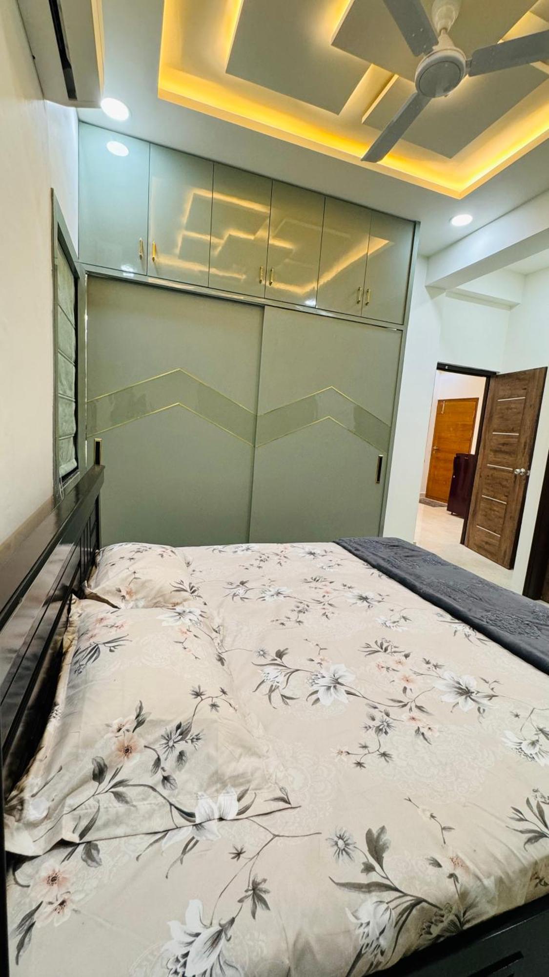 Apartamento New Luxurious 2 Bhk-us Consulate