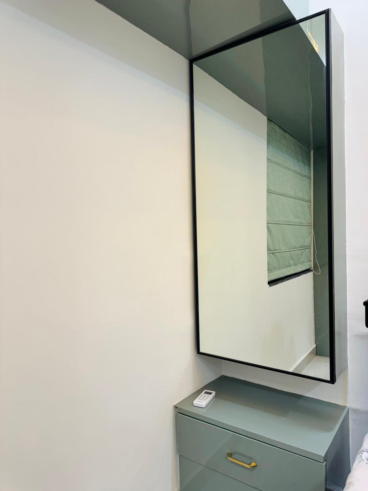 Apartamento New Luxurious 2 Bhk-us Consulate
