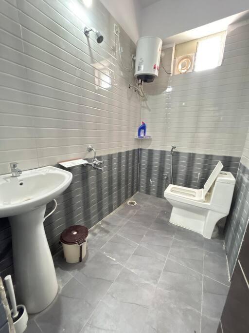 Luxury 3-br Penthouse *