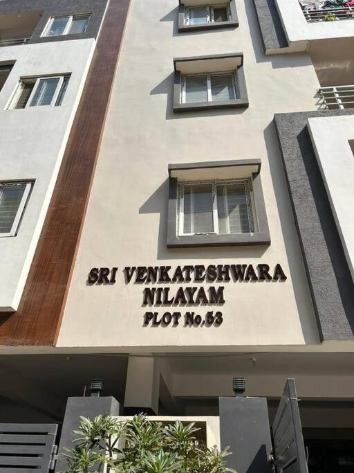 Luxury 3-br Penthouse * Hyderabad