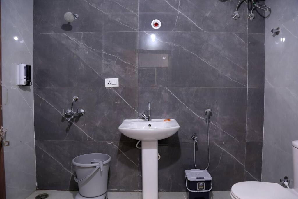 Apartment Aavasam - 3bhk- Gachibowli