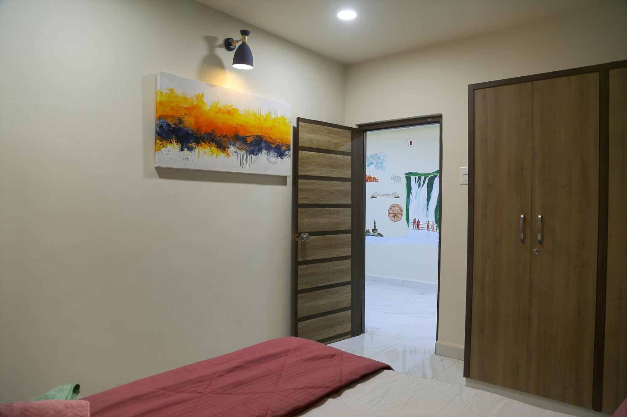 Cozy 3 Bhk A/c @ Wipro Circle , Near Us Embassy Apartment