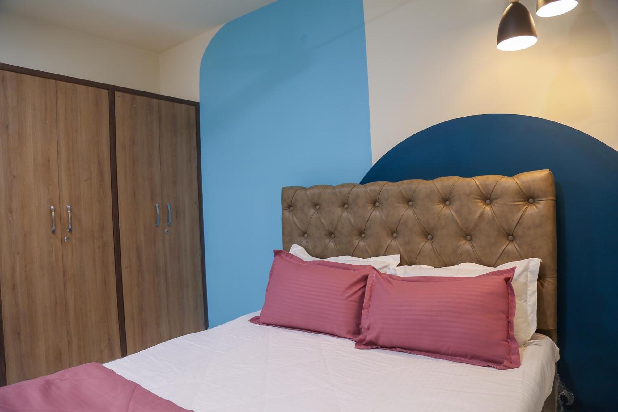Cozy 3 Bhk A/c @ Wipro Circle , Near Us Embassy Apartment *
