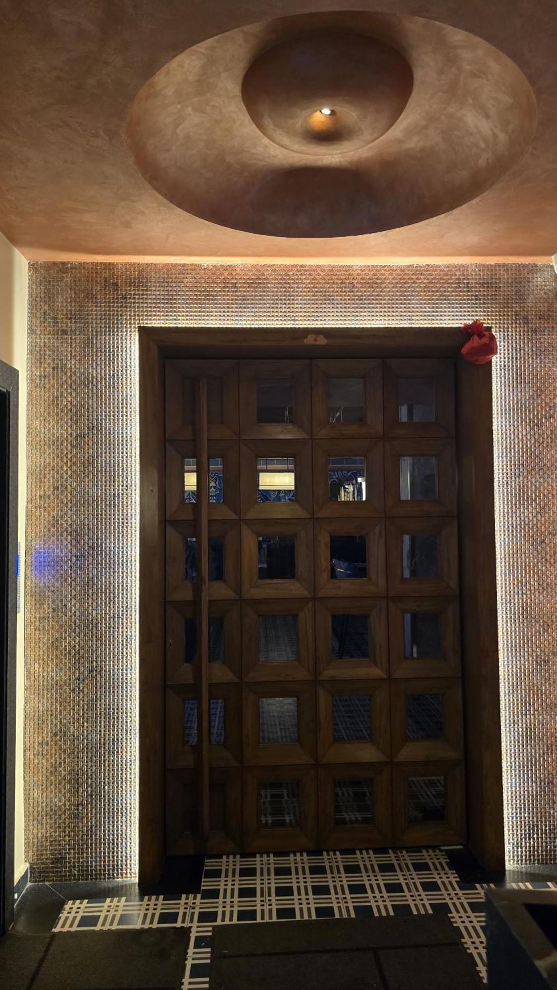 Pincode90 Executive Hotel *