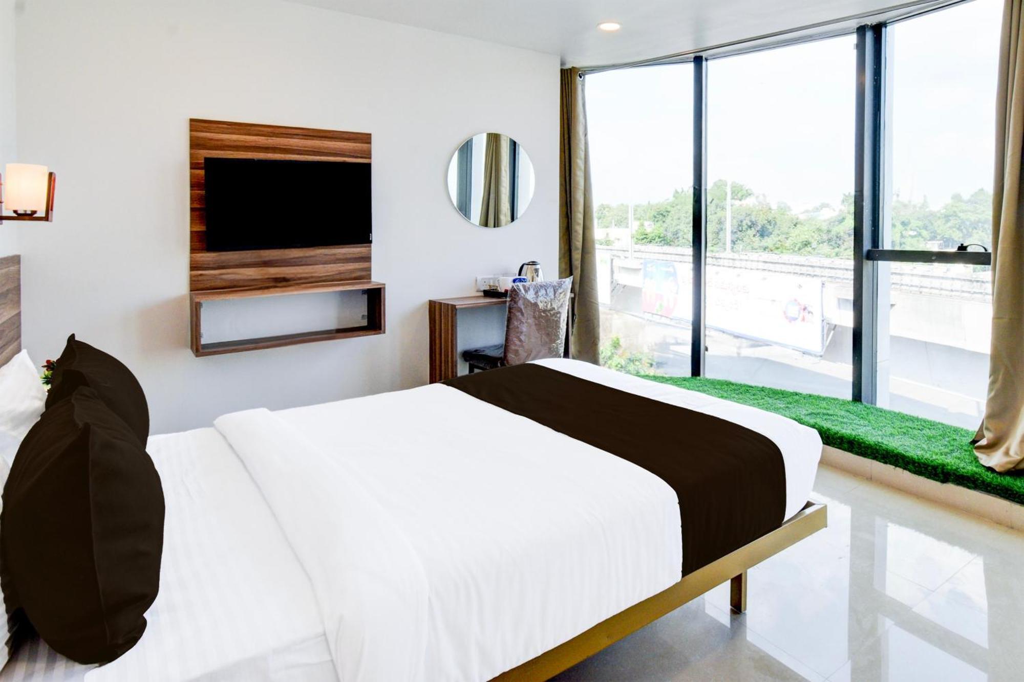 Super Srh Luxury Near Rail Nilayam, Ncl. 3* Hyderabad