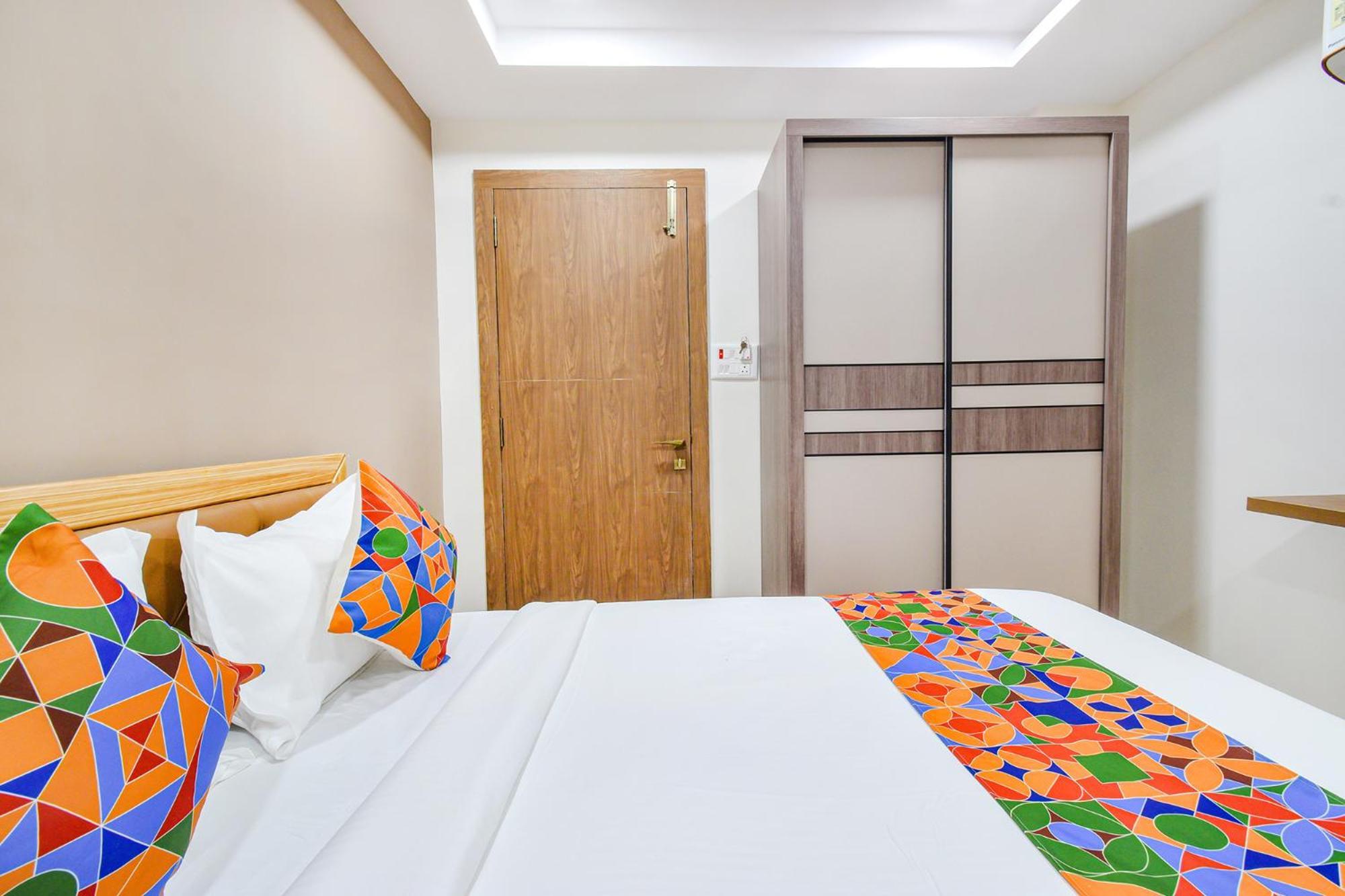 Fabhotel Seri- Nr Kims Hospital, Gachibowli Hyderabad