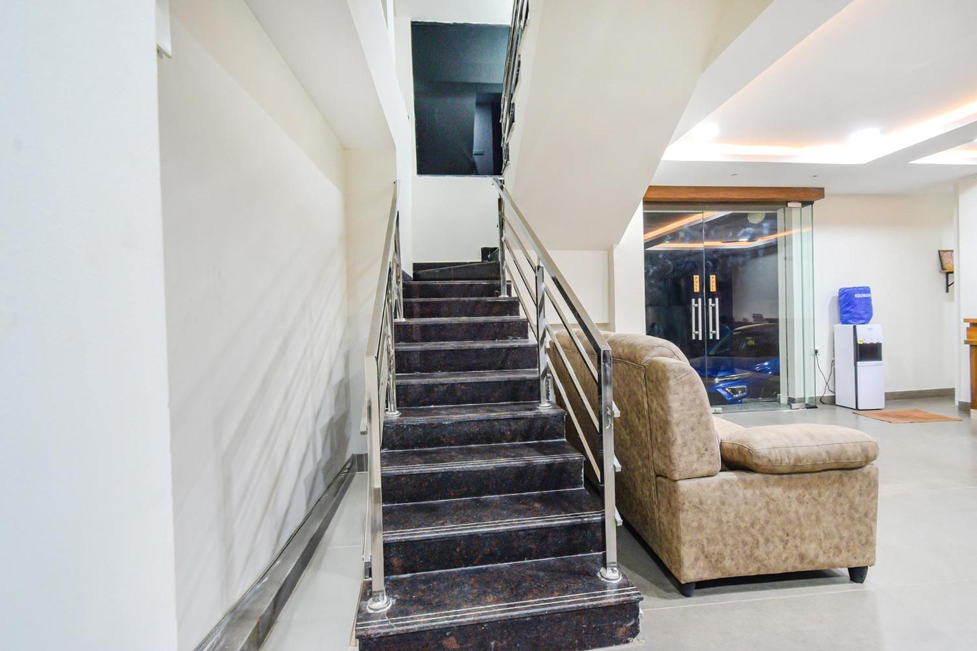 Fabhotel Seri- Nr Kims Hospital, Gachibowli