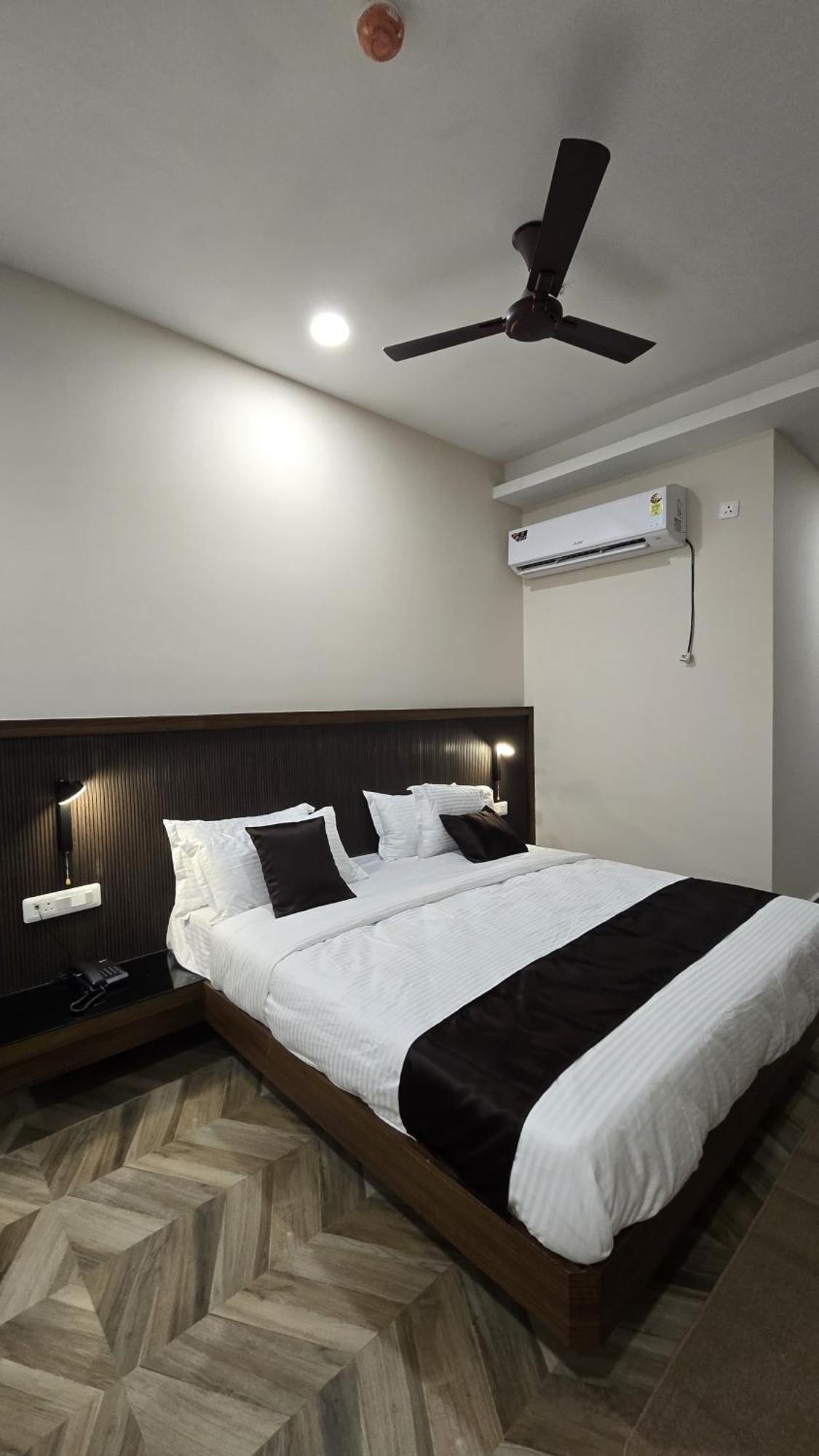 Pincode90 Executive Hotel Hyderabad