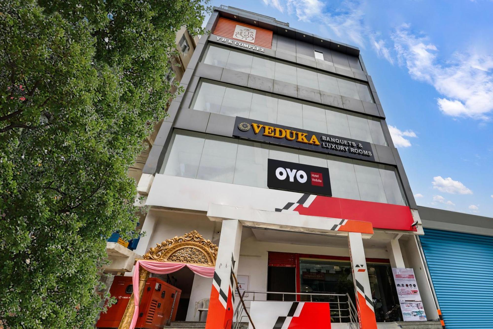O Veduka Banquets & Luxury 3*
