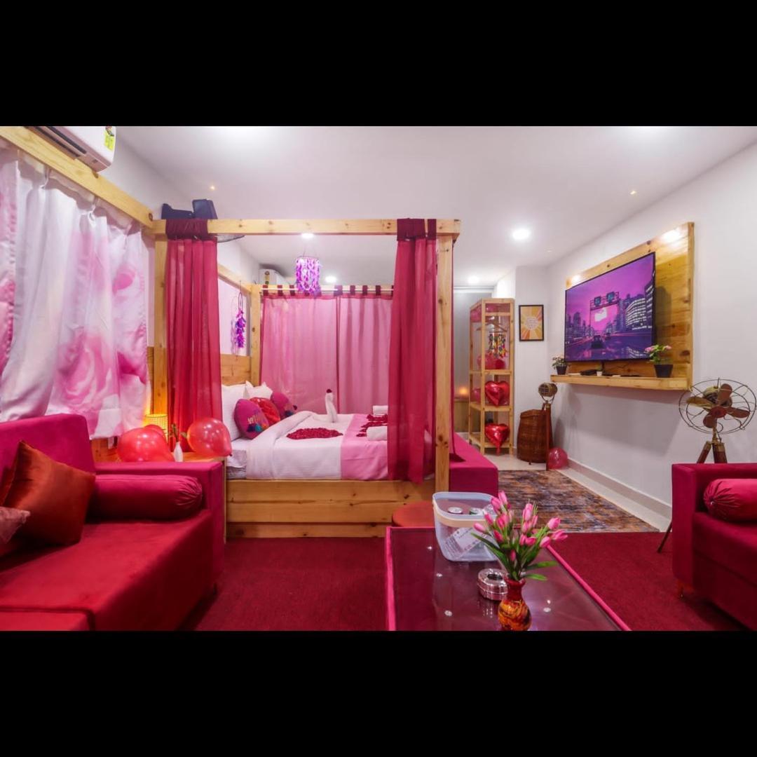 Pink Hawk Hospitality * Hyderabad