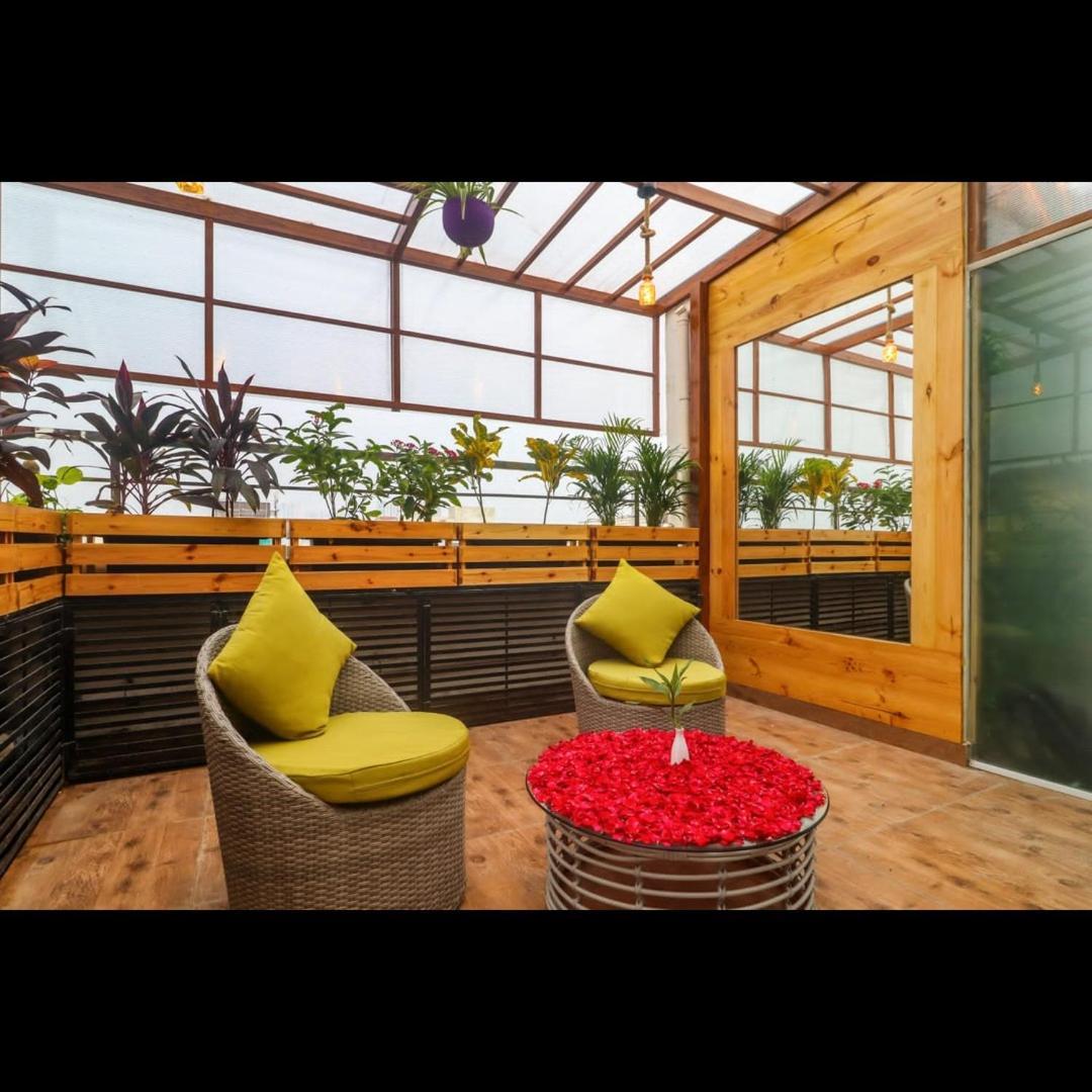 Pink Hawk Hospitality * Hyderabad