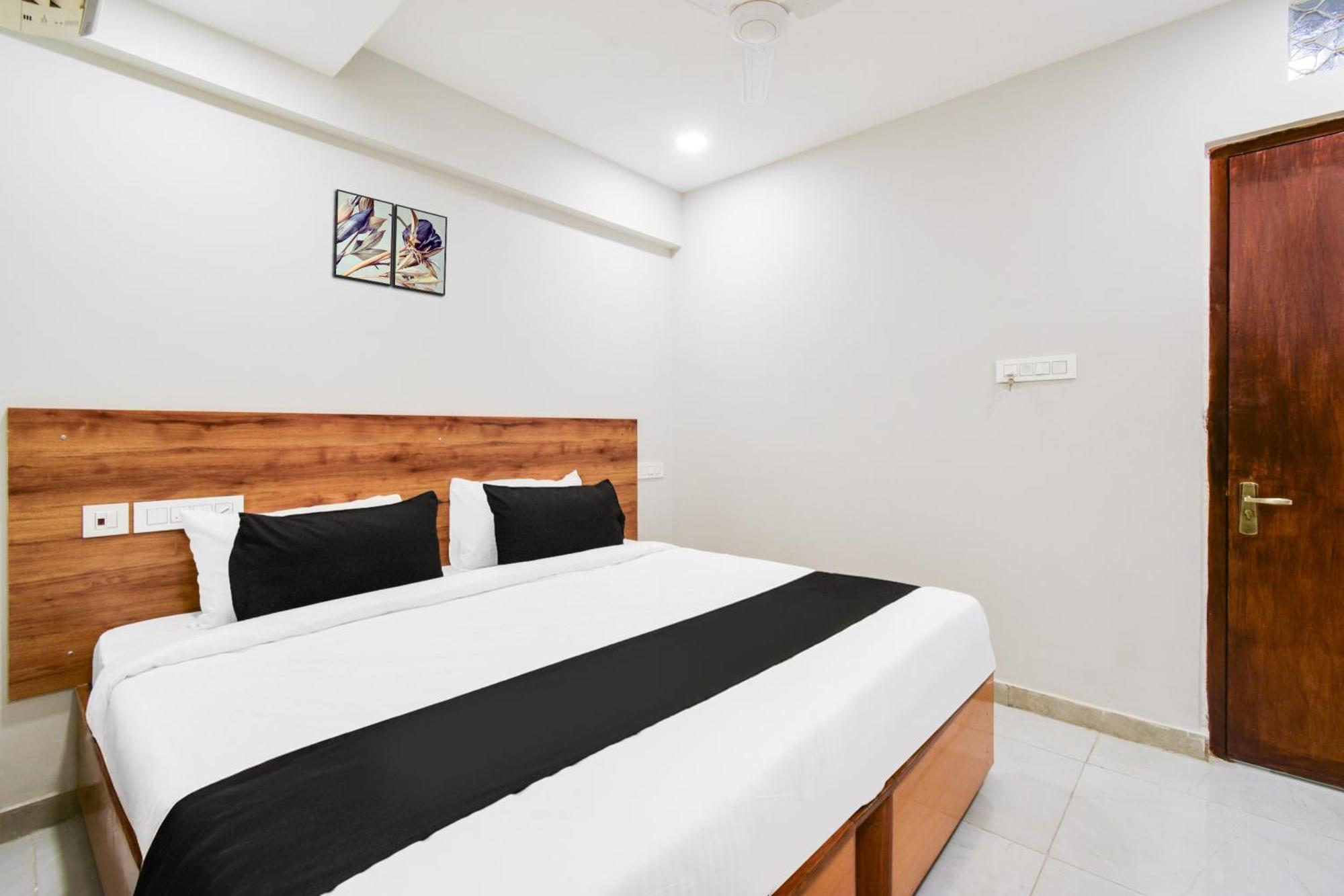 Super O Vaishnavi Classic Hotel