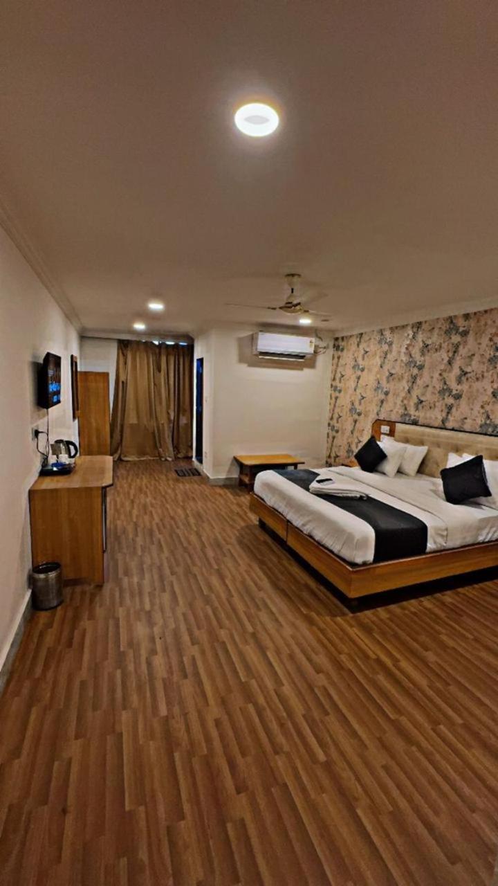 Blossoms Classic International -road View- Free Breakfast Hotel 3*