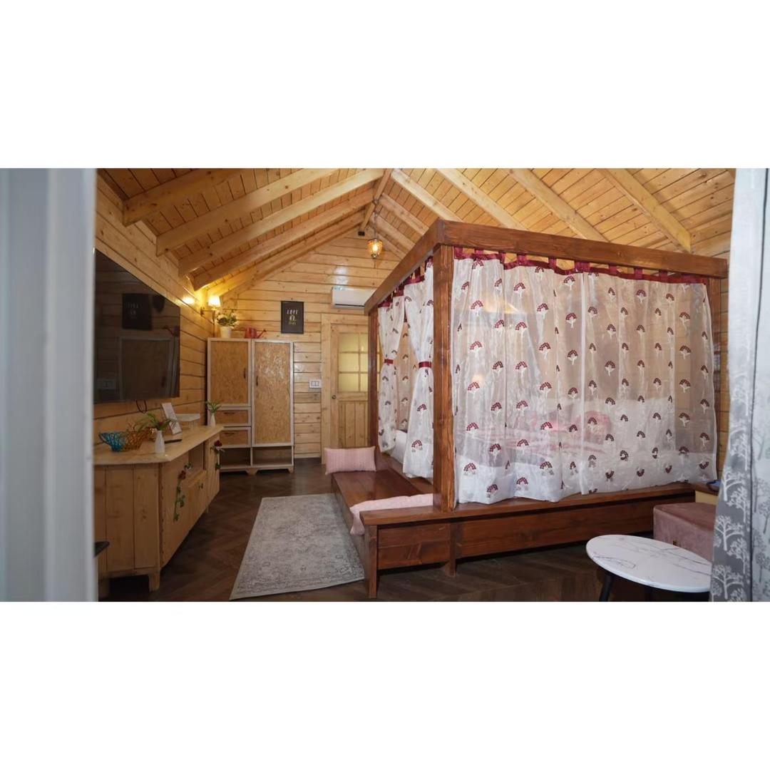 Lovely Wooden Kphb Phase 15 Holiday home Hyderabad