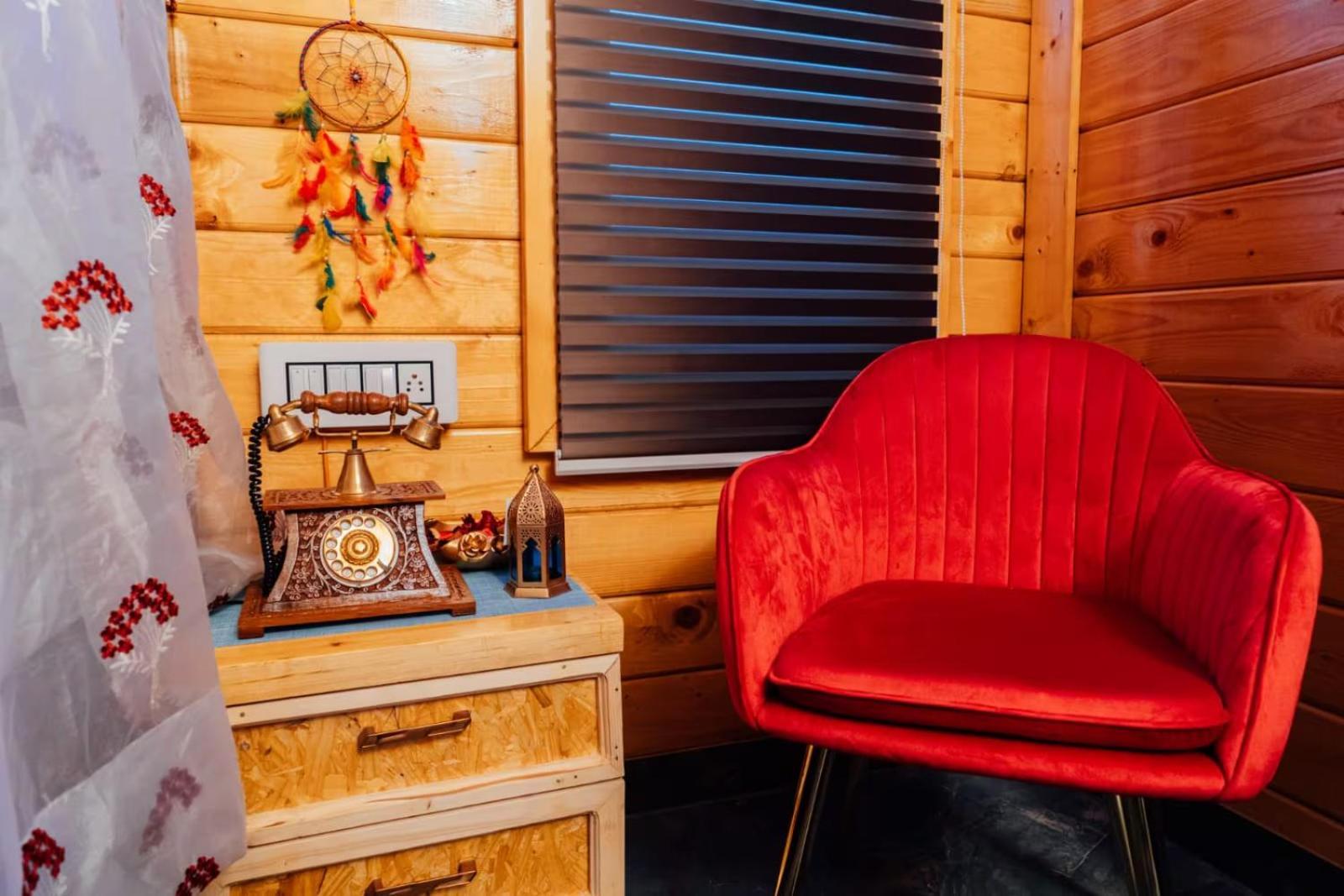 Holiday home Lovely Hawk Wooden *