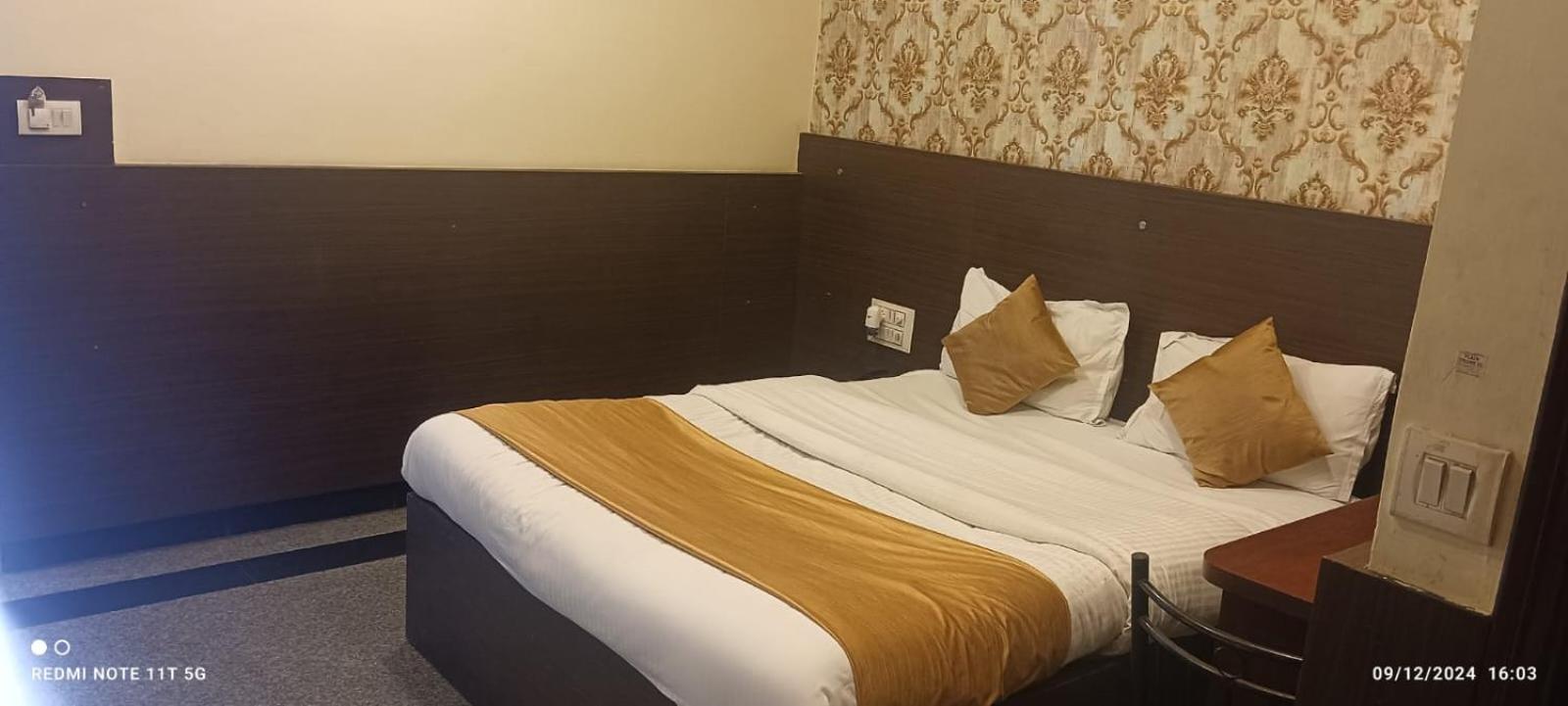 Hotel Nav Bharath Residency 2*