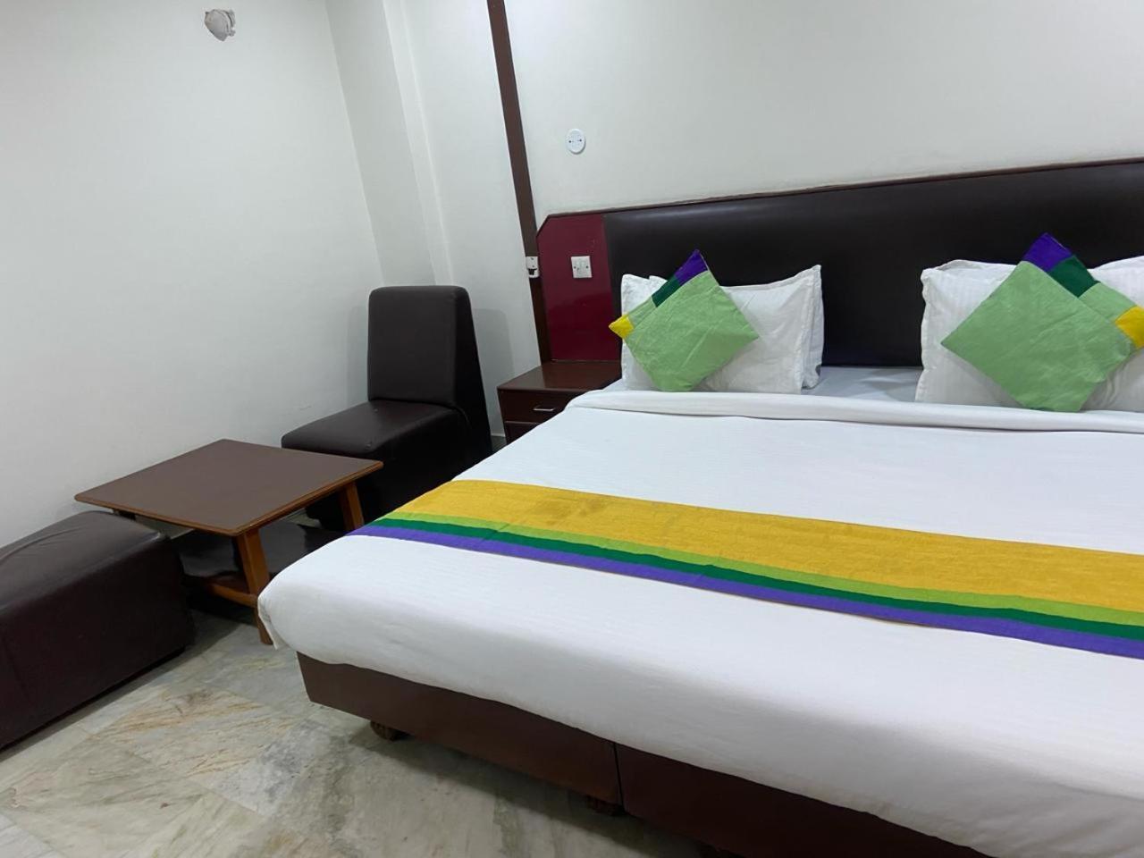 Blossoms Classic International -road View- Free Breakfast 3* Hyderabad