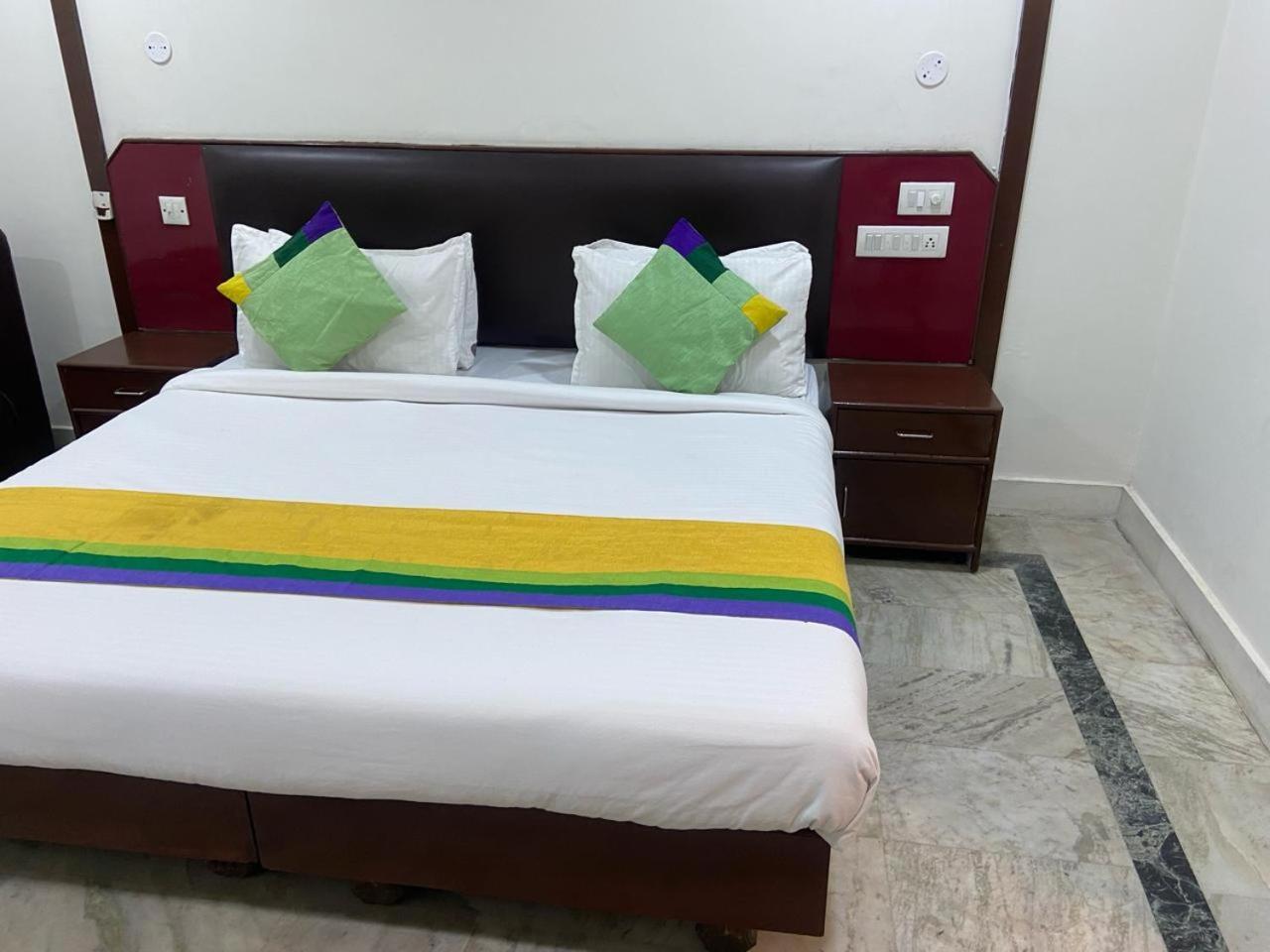 Blossoms Classic International -road View- Free Breakfast 3*