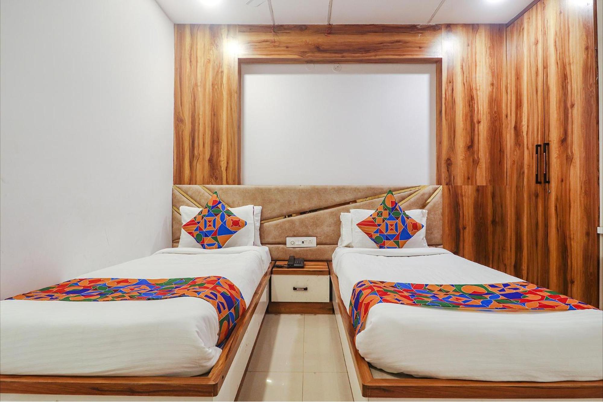 Fabhotel Dt - Lb Nagar Hotel