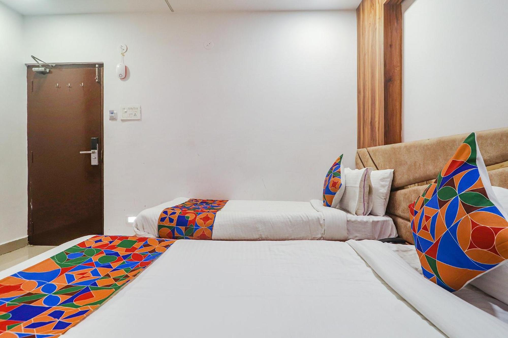 Fabhotel Dt - Lb Nagar Hotel 3*