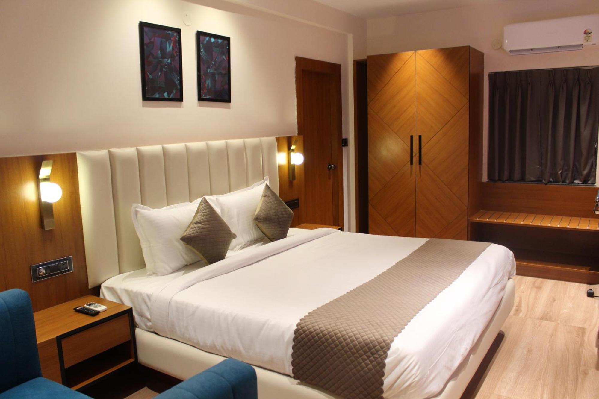 Hotel The Vantage Inn, Near Us Consulate Gachibowli