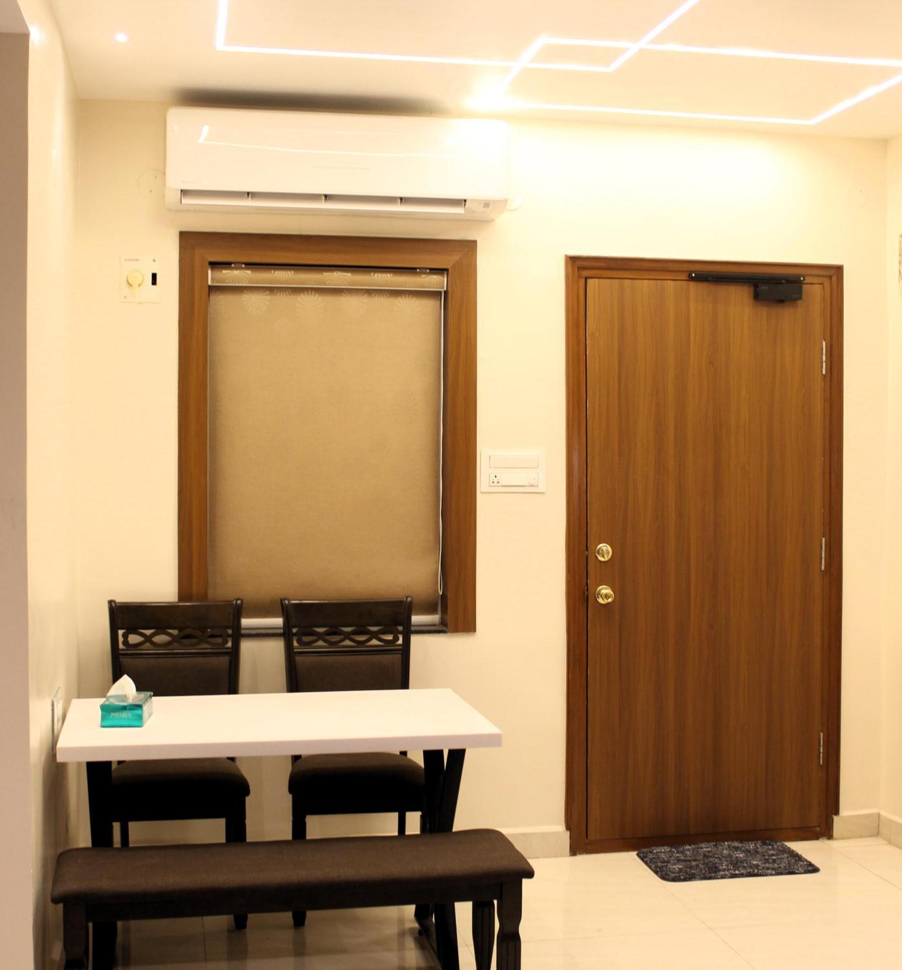 Hotel The Vantage Inn, Near Us Consulate Gachibowli Hyderabad