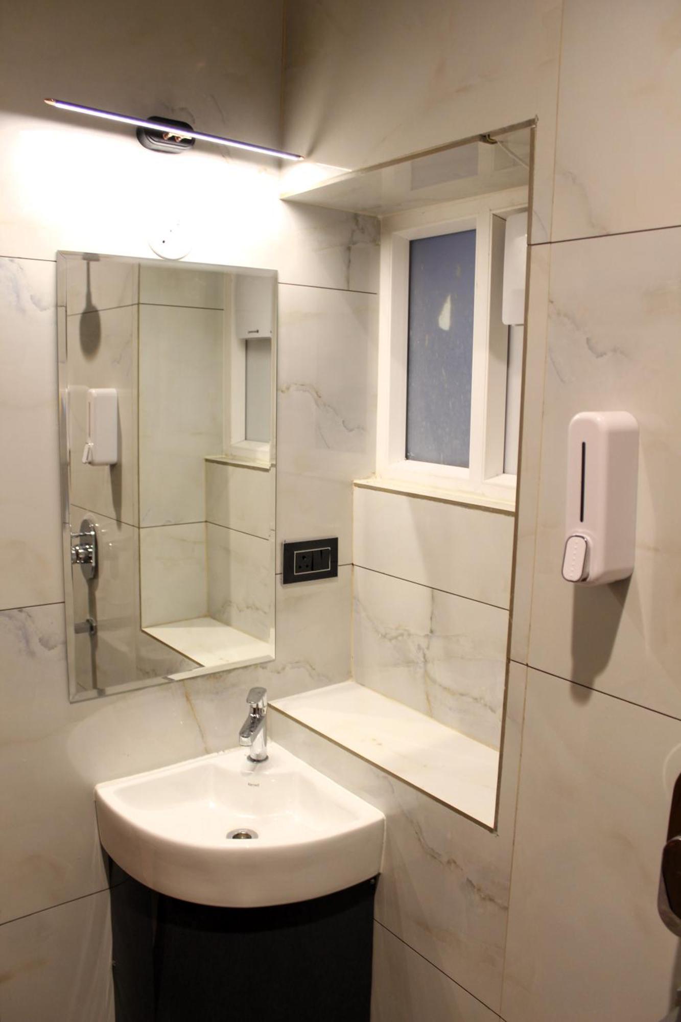 The Vantage Inn, Near Us Consulate Gachibowli Hotel Hyderabad