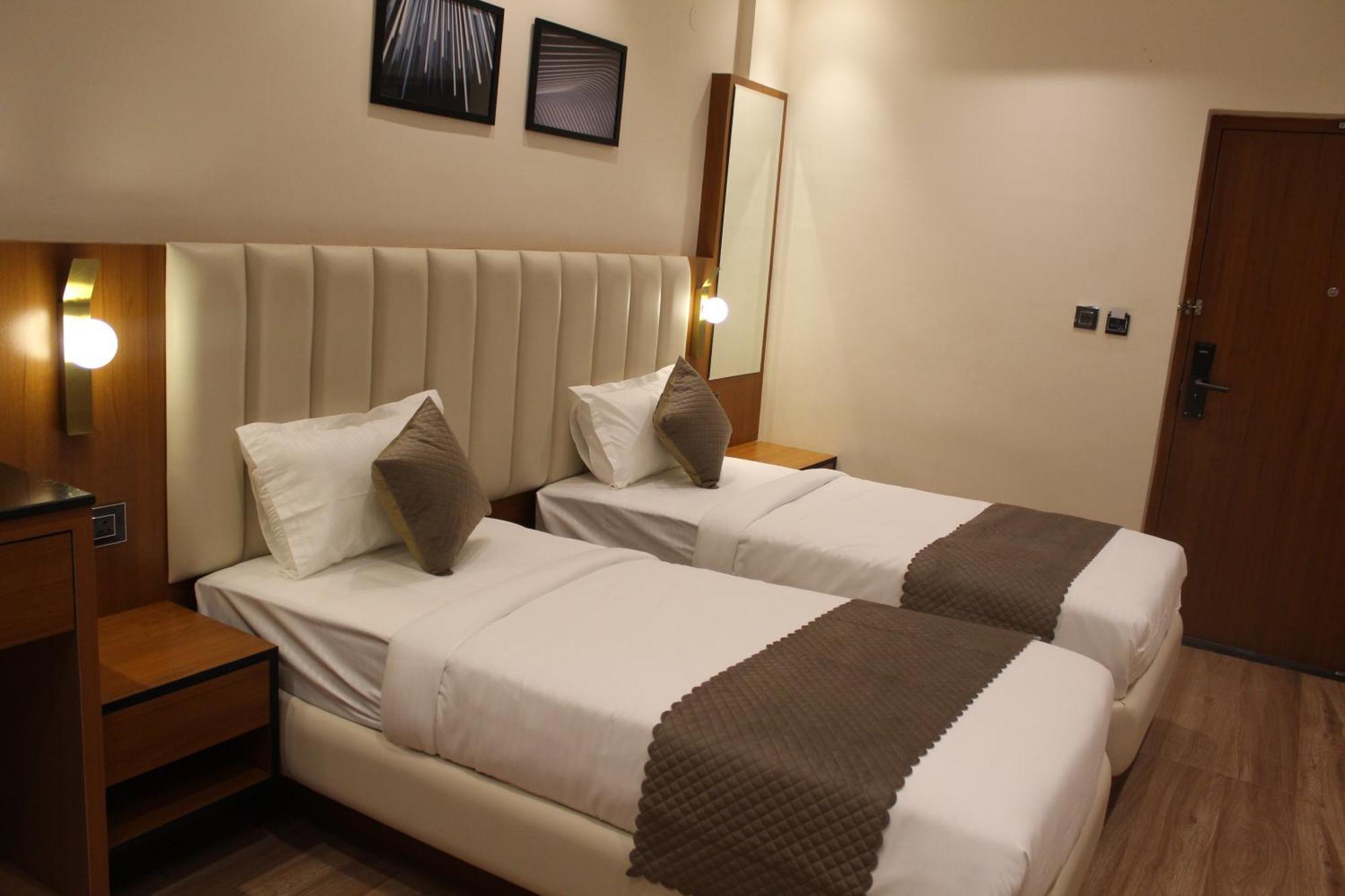 The Vantage Inn, Near Us Consulate Gachibowli Hyderabad